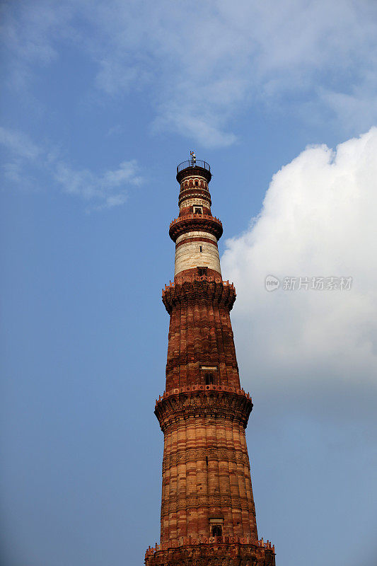 Qutub Minar direct Below，德里，印度